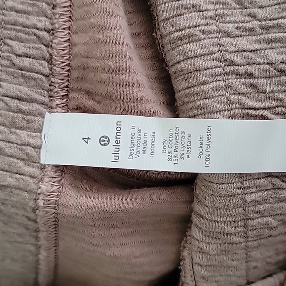 Lululemon Retreat Yourself Crop - Picture 6 of 6